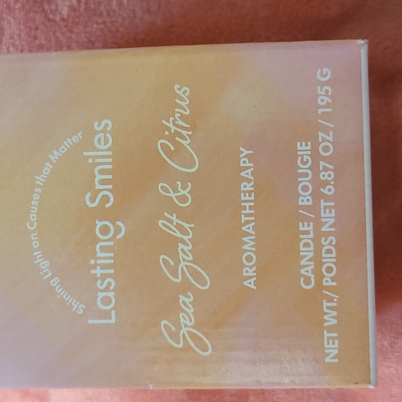 BRAND NEW! Candle - Picture 2 of 8